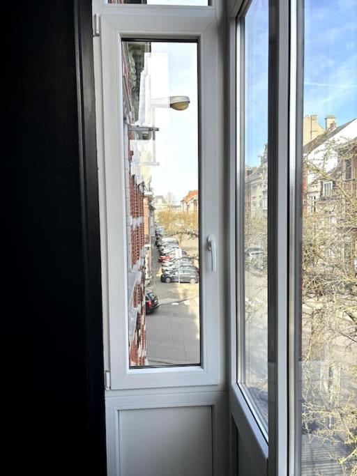 Au Cabinet Childeric Apartment Tournai Bagian luar foto