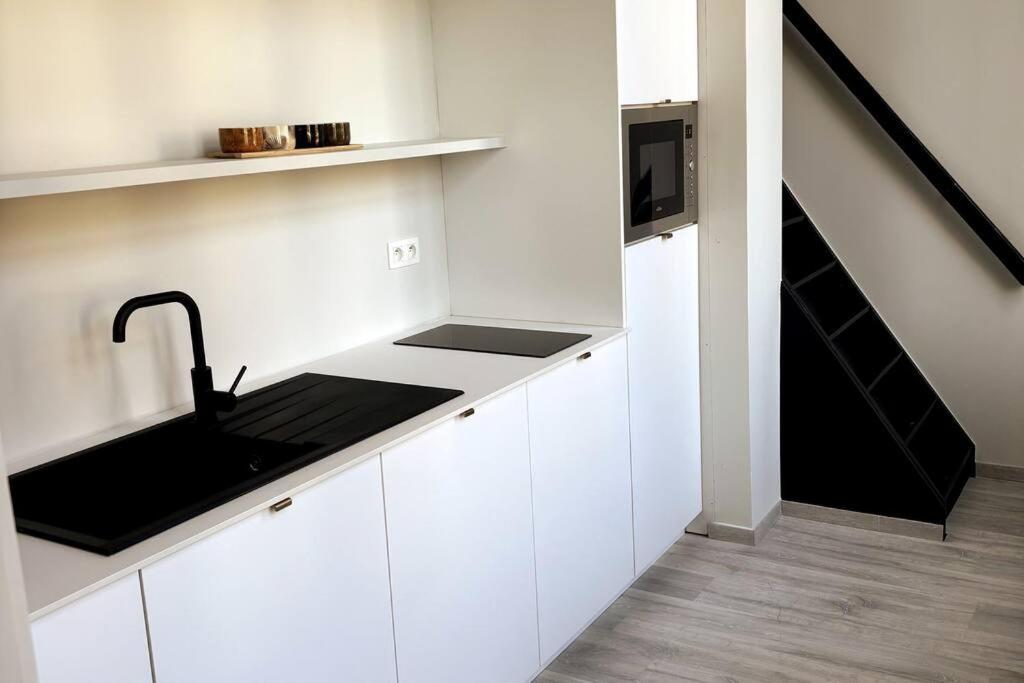 Au Cabinet Childeric Apartment Tournai Bagian luar foto