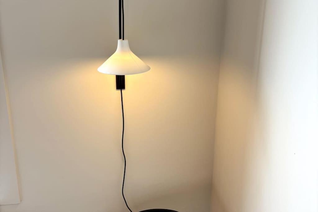 Au Cabinet Childeric Apartment Tournai Bagian luar foto