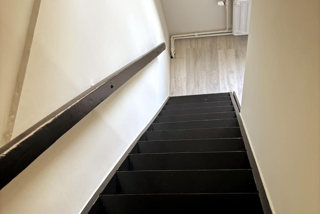 Au Cabinet Childeric Apartment Tournai Bagian luar foto
