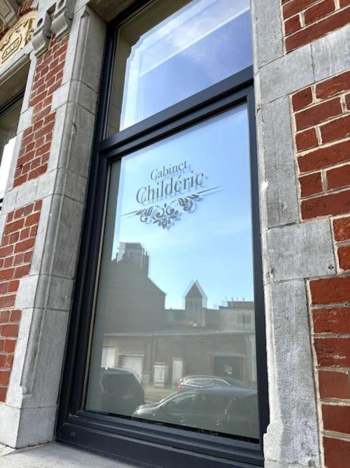 Au Cabinet Childeric Apartment Tournai Bagian luar foto