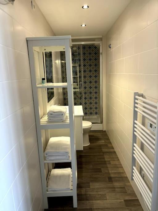 Au Cabinet Childeric Apartment Tournai Bagian luar foto