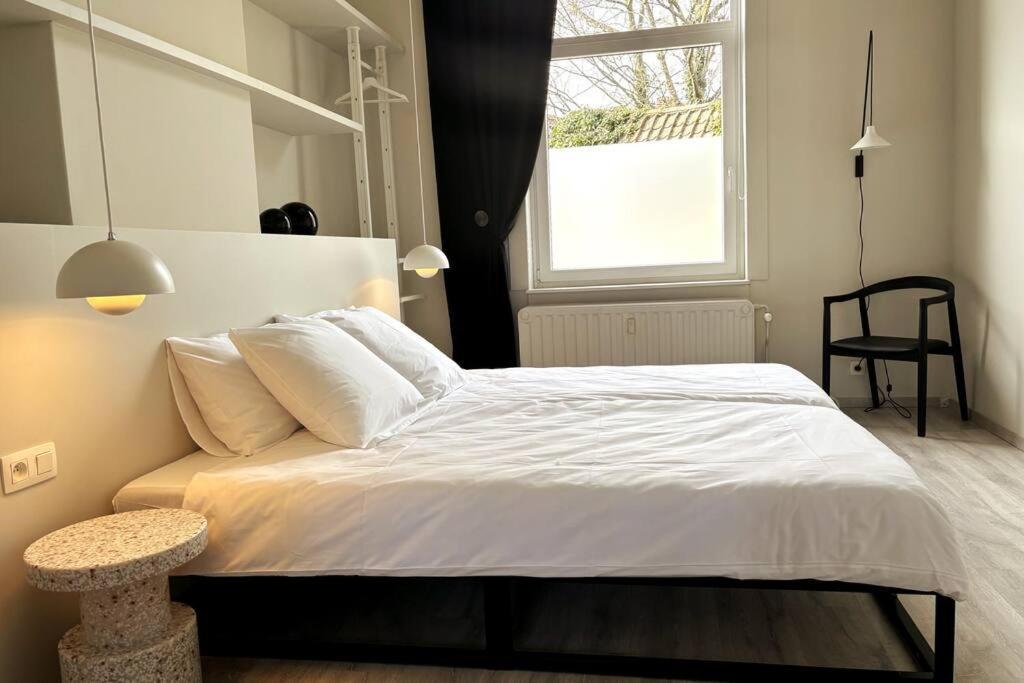 Au Cabinet Childeric Apartment Tournai Bagian luar foto